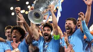 曼联官博为40岁董方卓庆生：首位亚洲球员 中国球员豪门开拓者.